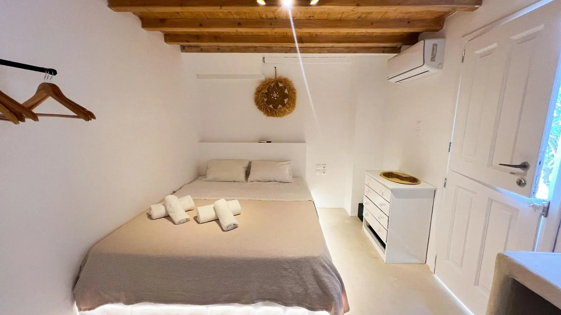 Kamara Residence & Suites Mykonos Town 0*,